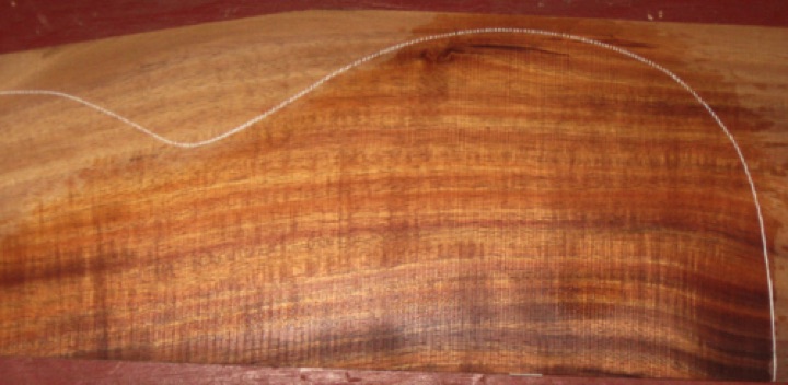 closeup, wetted
Set #193-1884
Small tight knot at one end of sides, 3-7/8" from edge. On OM/CL models this will be trimmed away when you profile the sides at the upper bout. closeup, wetted
Set #193-1884
Small tight knot at one end of sides, 3-7/8" from edge. On OM/CL models this will be trimmed away when you profile the sides at the upper bout.