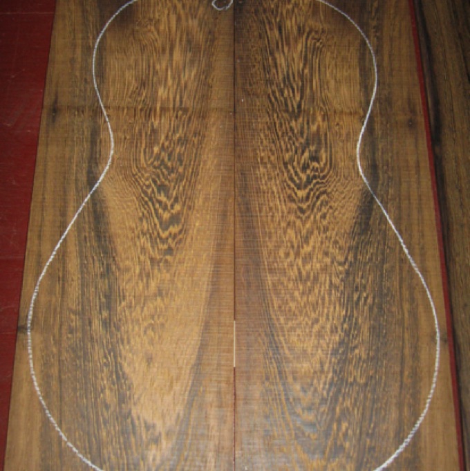 closeup
set #159-1792
Note on flaws: tiny pair of pinholes on show face (circled); 2 small tight knots on the sides; no problem bending or finishing. closeup
set #159-1792
Note on flaws: tiny pair of pinholes on show face (circled); 2 small tight knots on the sides; no problem bending or finishing.